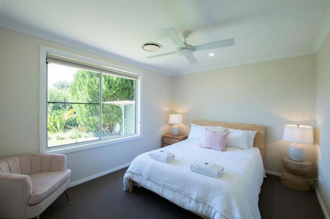 Regand Retreat - Luxurious Family Home, Pool - Brisbane Tourism 1