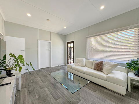Relax At Gossan - Brisbane Tourism 3