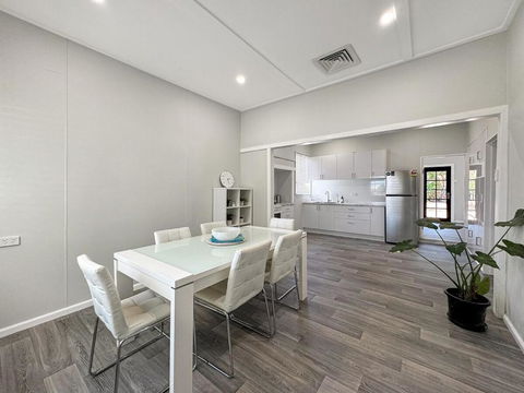 Relax At Gossan - Brisbane Tourism 0
