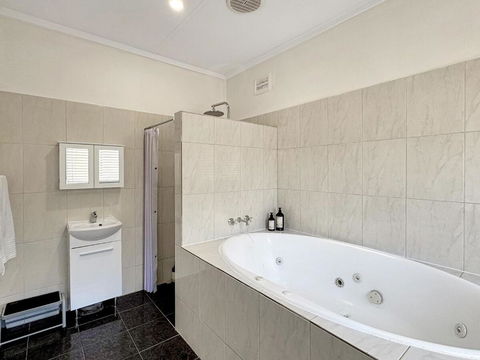 Relax At Gossan - Brisbane Tourism 2