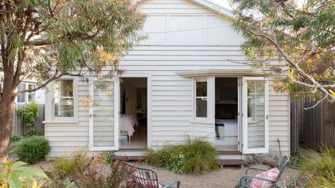 Relax By The Sea - Tourism Brisbane 0