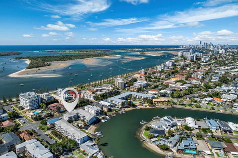 Relaxation Awaits At Runaway Cove - Brisbane Tourism 0