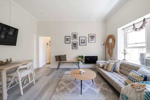 Relaxed Coogee Coastal Living With Ocean Views - Brisbane Tourism 3