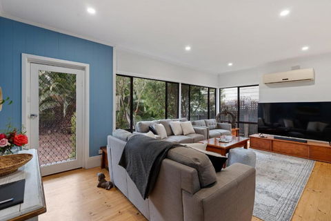 Relaxed Family Beach House - No Linen Included - Tourism Brisbane 2