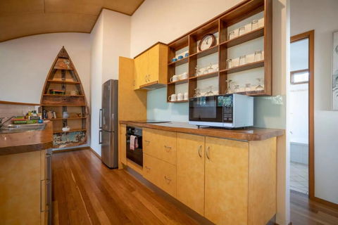 Relaxed Holiday Home Moments To The Beach - Tourism Brisbane 3