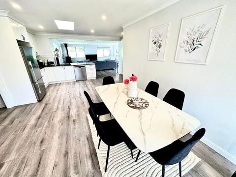 Relaxing 3 Bedroom House With 2 Bathrooms. - Tourism Brisbane 2