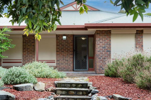 Relaxing Holiday Home Pets Are Welcome - Tourism Brisbane 0