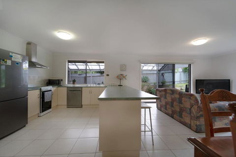 Relaxing Holiday Home Pets Are Welcome - Tourism Brisbane 2
