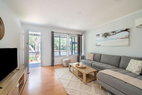 Renovated Beach Home Relax Unwind - Tourism Brisbane 3