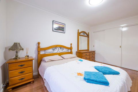 Rent Melbourne - Brisbane 4u 3