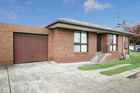 Rent Melbourne - Brisbane 4u 1