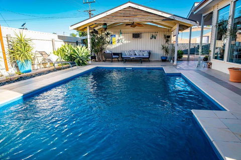 Resort On Morgan With Beautiful Private Pool, Pet Friendly - Brisbane Tourism 0