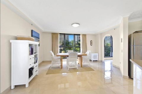 Resort Stay In Surfers Paradise Beach Apartment - Tourism Brisbane 3
