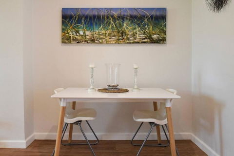 Resort-style Coastal Living With Balcony & Pool - Tourism Brisbane 2