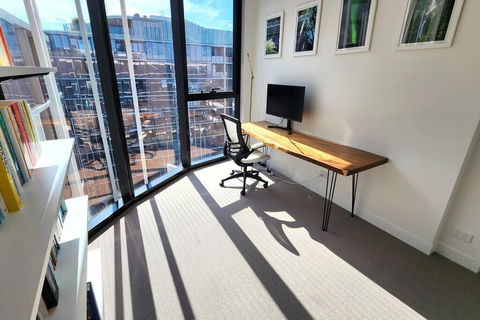Resort-style Exec 1 Bed With Study In Port Melbourne - Tourism Brisbane 2