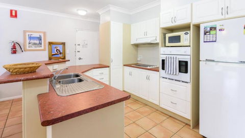 Resort Style Unit Across From The Water - Brisbane Tourism 3