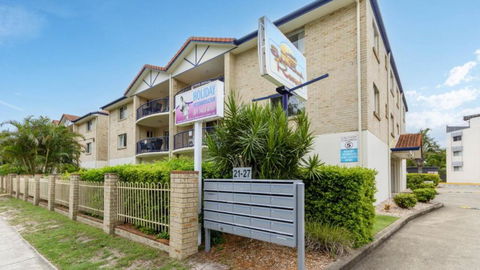 Resort Style Unit Across From The Water - Brisbane Tourism 1