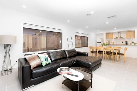 ResortStyle 4BR House With Parking - Tourism Brisbane 2
