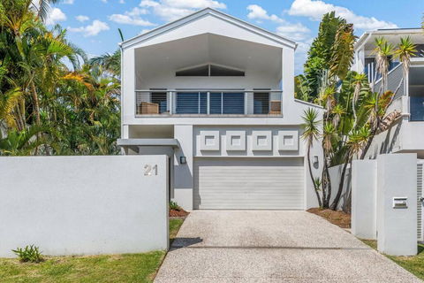 Retreat In The Heart Of Alex - 3BR Sleeps 11, Pool - Tourism Brisbane 0