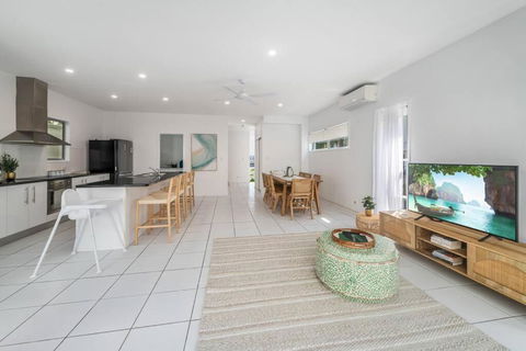 Retreat In The Heart Of Alex - 3BR Sleeps 11, Pool - Tourism Brisbane 1