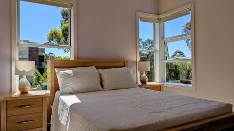 Retreat Townhouse Pentridge Village - Tourism Brisbane 3