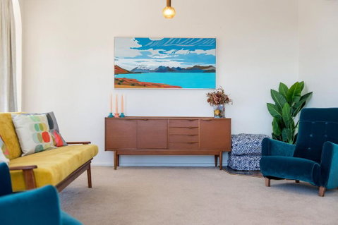 Retro Beach House - Brisbane Tourism 2