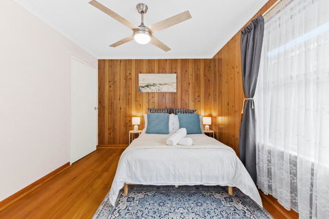 Retro Retreat - Mornington - Tourism Brisbane 3