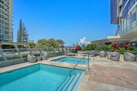 Rhapsody In The Sky 2 Bedroom Apartment - CoastHM - Tourism Brisbane 3