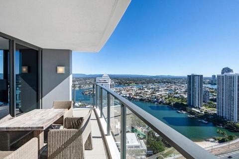 Rhapsody Stunning Ocean Views Apartment - CoastHM - Tourism Brisbane 3
