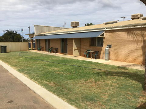 Rhodeside Lodge - Tourism Brisbane 1