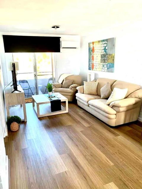 Right In Fremantle - Tourism Brisbane 0