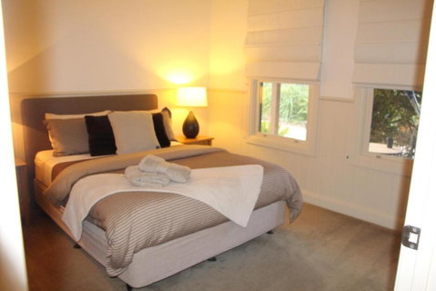 River Rock Cottage Centrally Located And Dog Friendly - Tourism Brisbane 1