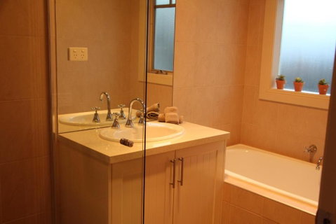 River Rock Cottage Centrally Located And Dog Friendly - Tourism Brisbane 3