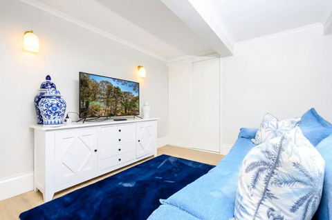 Riverfront Oasis Serene 1BRM Retreat - Tourism Brisbane 1