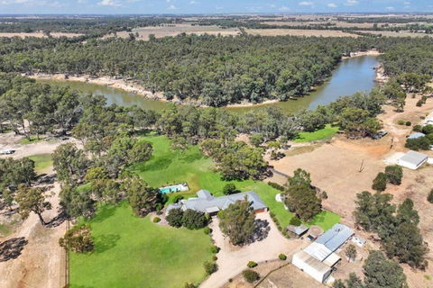 Riverlyne - Riverfront Holiday Home - Tourism Brisbane 0