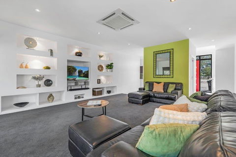 Riverlyne - Riverfront Holiday Home - Tourism Brisbane 2