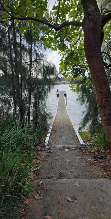 Riverside Retreat - Tourism Brisbane 0
