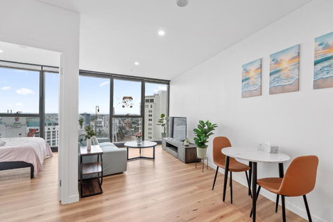 RiverViews 1BR 1BA Skytower Apt With Pool, Gym, Sauna - Brisbane Tourism 0