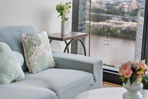 RiverViews 1BR 1BA Skytower Apt With Pool, Gym, Sauna - Brisbane Tourism 2