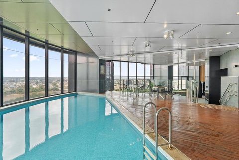 RiverViews 1BR 1BA Skytower Apt With Pool, Gym, Sauna - Brisbane Tourism 3