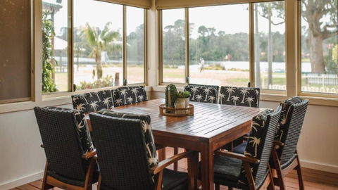 Riverfront Retreat - Sussex House Holiday Park - Tourism Brisbane 0