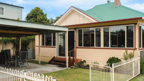 Riverfront Retreat - Sussex House Holiday Park - Tourism Brisbane 3