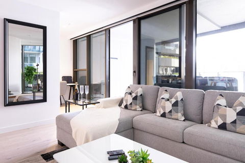 Ritz Carlton Residence With Parking & Backyard - Tourism Brisbane 2