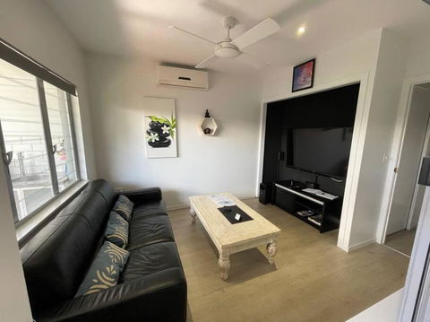 Relax At Trinity Beach Getaway, Blue Lagoon, Trinity Beach - Tourism Brisbane 2