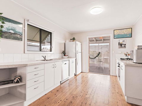 Rosena - The Classic Beach House - 5 Cashmore Street - Tourism Brisbane 1