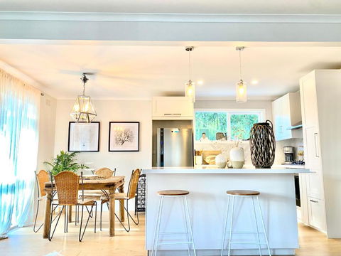 Rosebud Lovely House - Mornington Peninsula 3 BR Holiday House - Jacuzzi - BBQ - Basketball Ring - Beach - Hot Springs - Tourism Brisbane 0