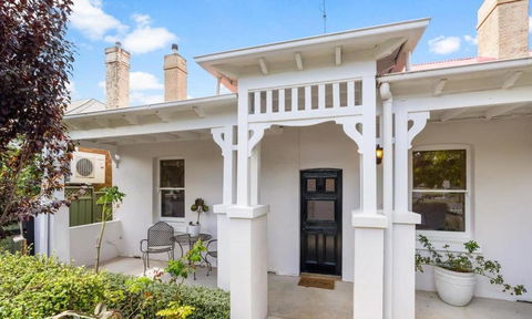 Roseland Cottage - CBD Heritage - Brisbane Tourism 0