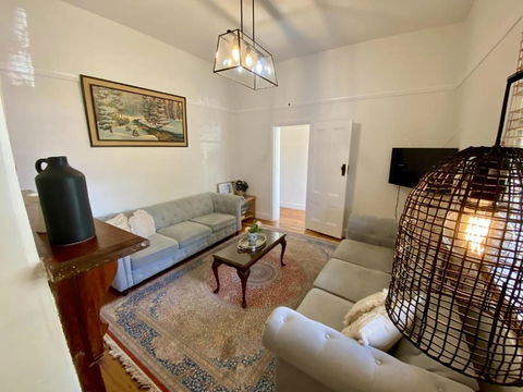 Roseland Cottage - CBD Heritage - Brisbane Tourism 2