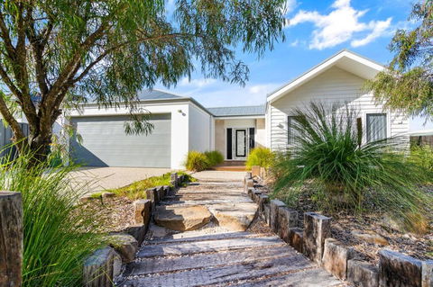 Ryze N Shine I Private Properties - Tourism Brisbane 0