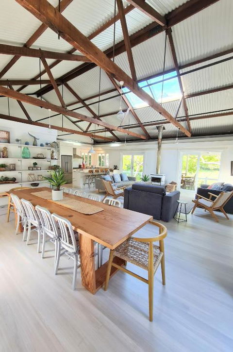 Rock Davis Luxury Beachouse - 100mtrs To Beach - Brisbane Tourism 0